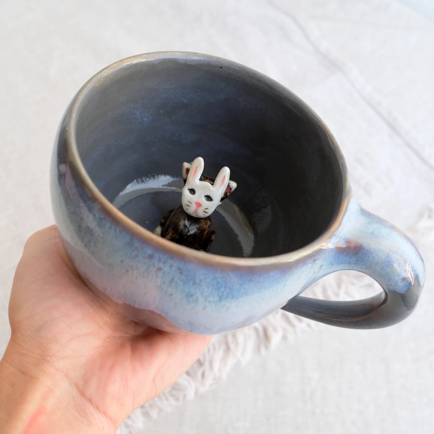 Mug with a cat in a mask, 530 ml